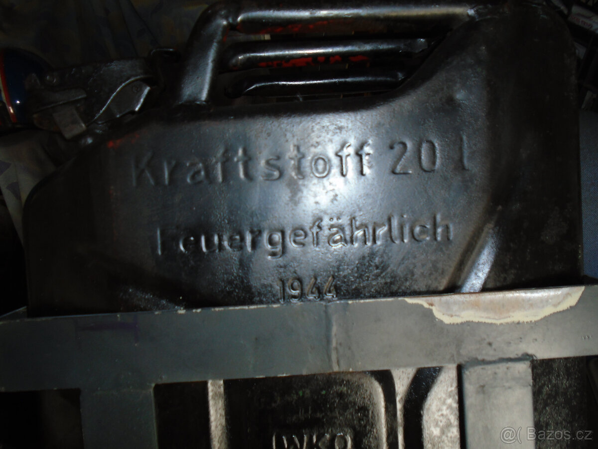 Prodám starší vojenské věci - 4