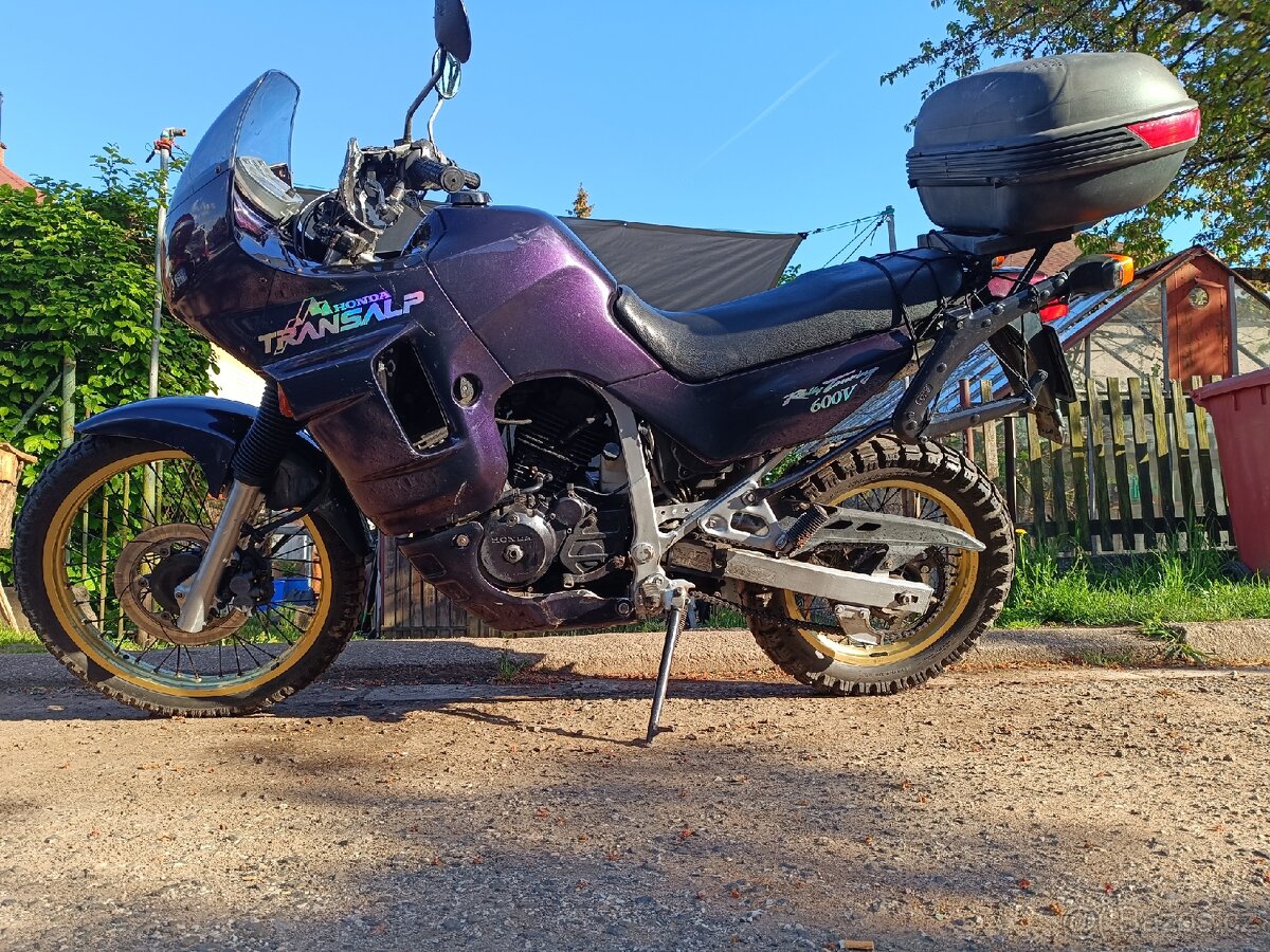 Honda Transalp XL 600V, byla ukradená v noci na 12 srpna - 4