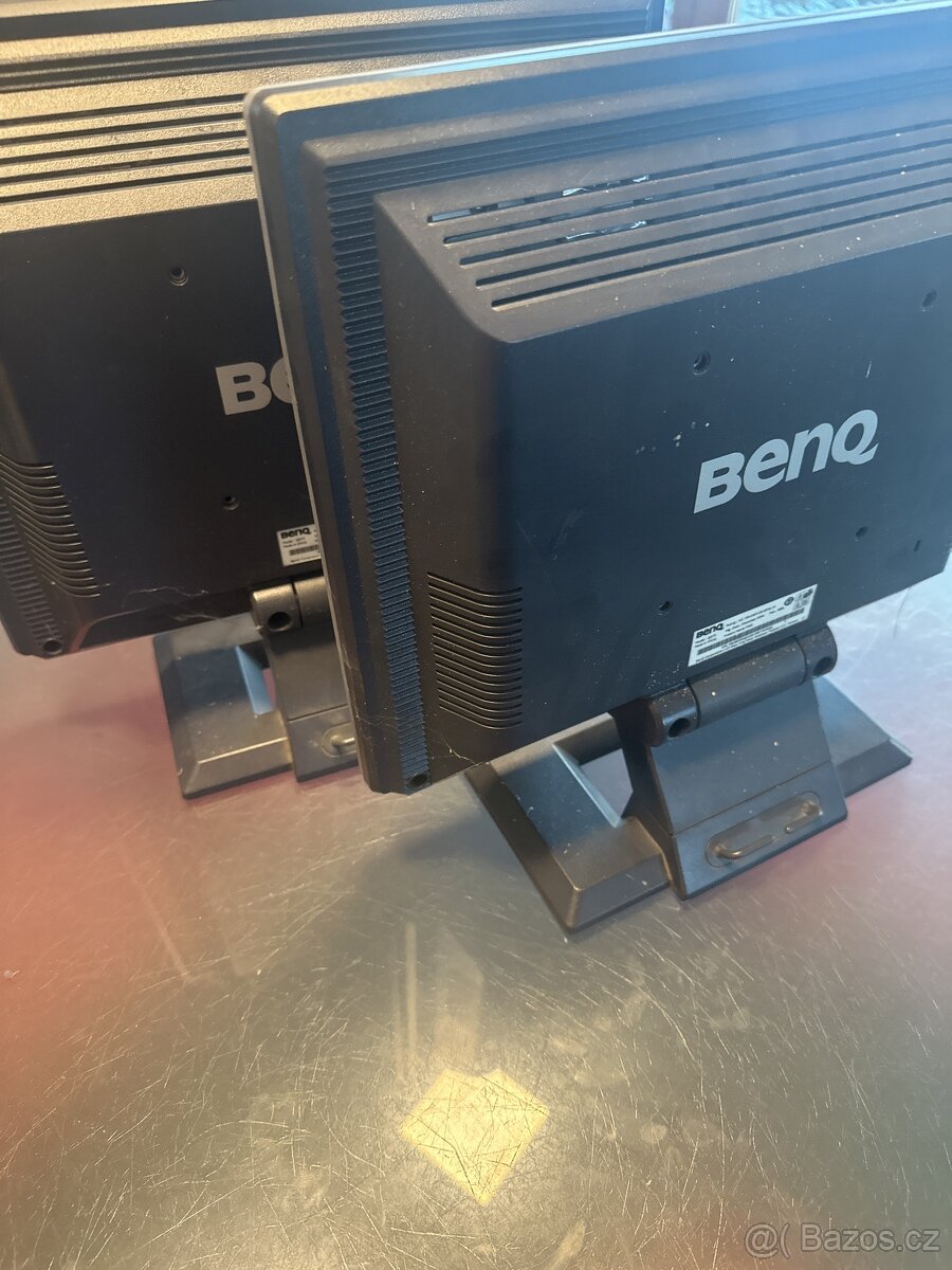 PC set se dvěma monitory - 4