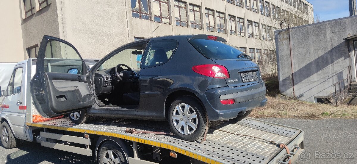 Peugeot 206+ , Rv.2009 1.4i benzín 54kw - 4