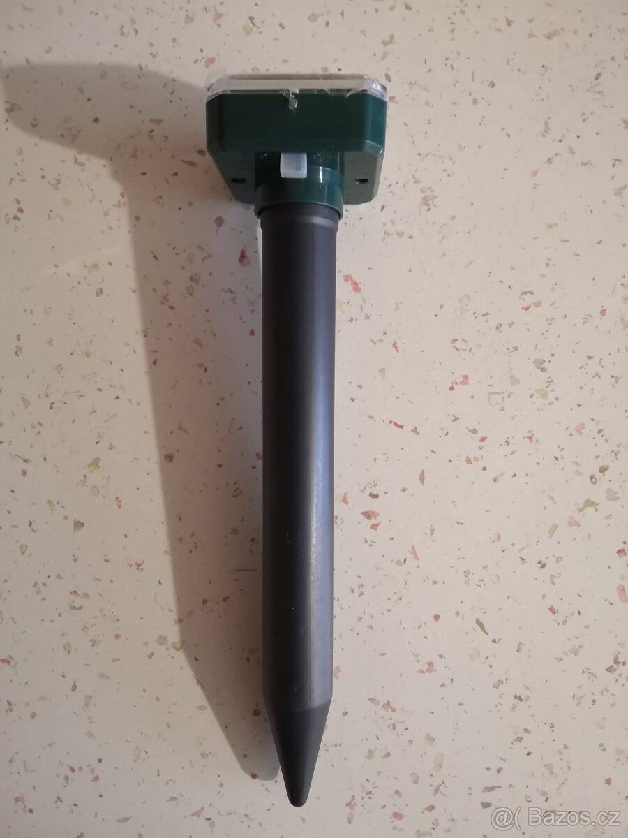 Solární odpuzovač krtků - 4