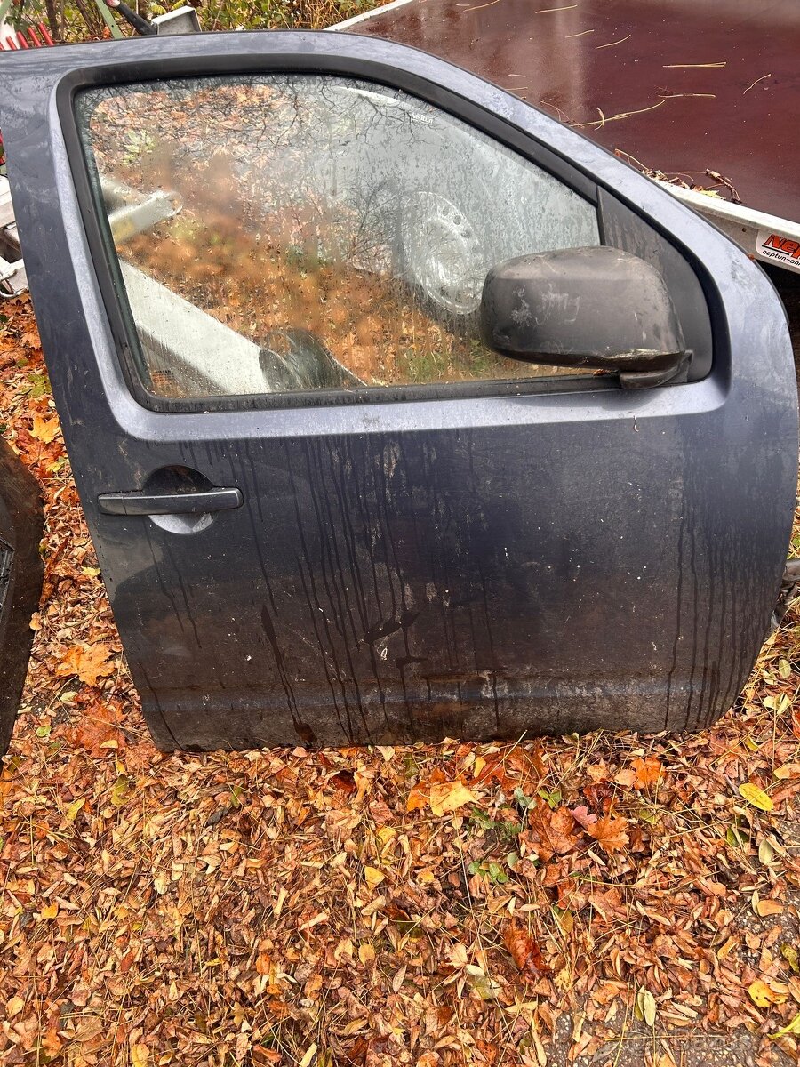Nissan Pathfinder Dveře , P/L - 4