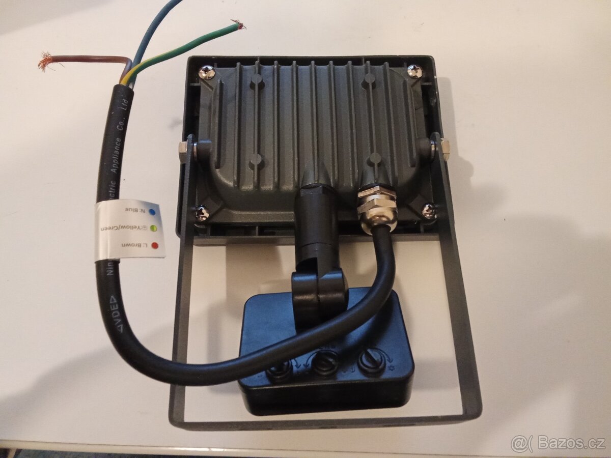 LED reflektor 20W s PIR senzorem - 4