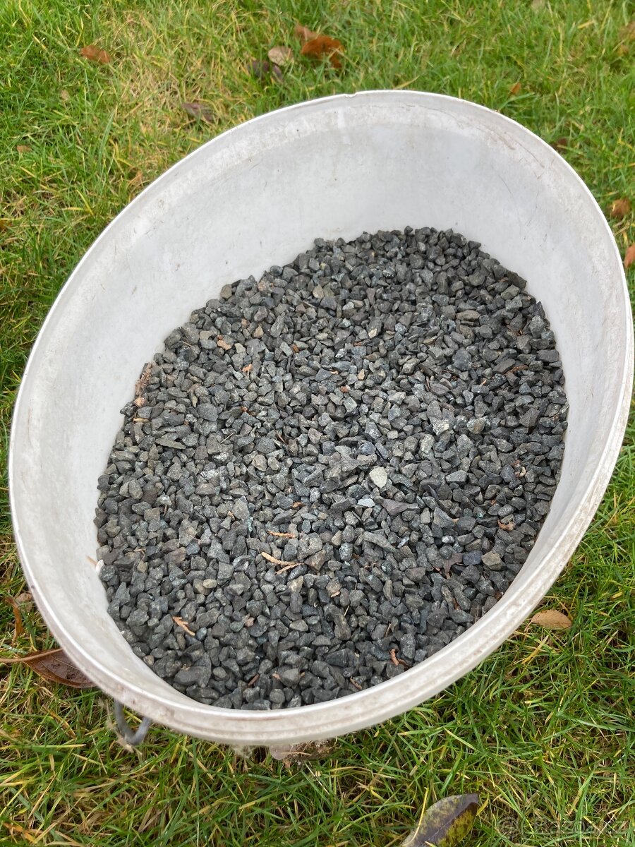 Akvárium 80 l s krytem a světlem - 4