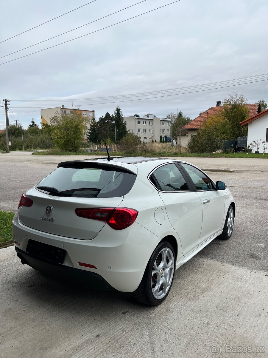 Alfa Romeo Giulietta 1.6 JTDm Šport = 196531km, 2011 = - 4
