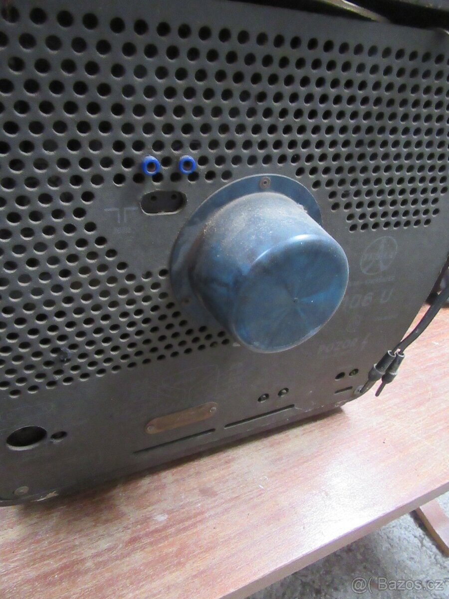 Nabízím starou televizi Tesla Ametyst 406U. Netestováno. Pro - 4