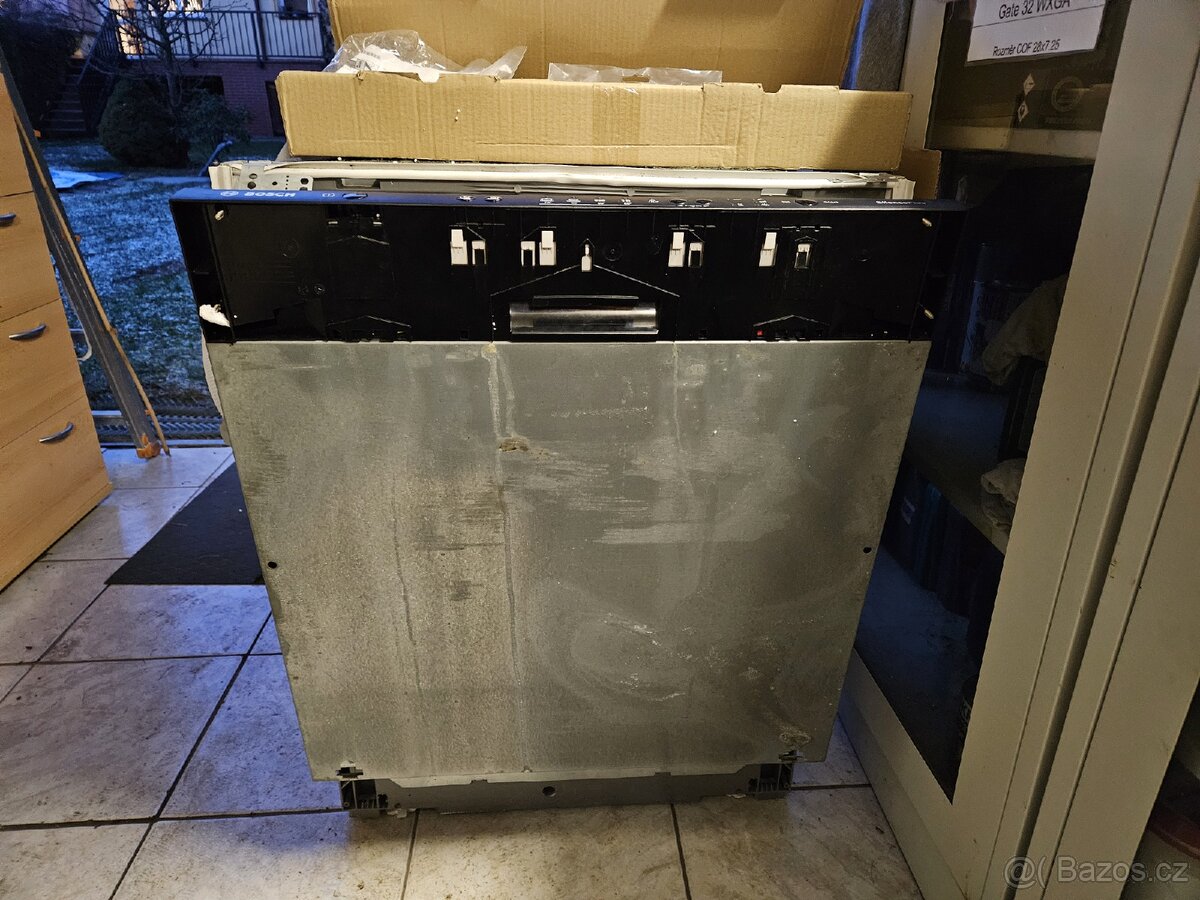 Prodam vestavenou mycku BOSCH, 60 cm, SMV25AX01E/48 - 4