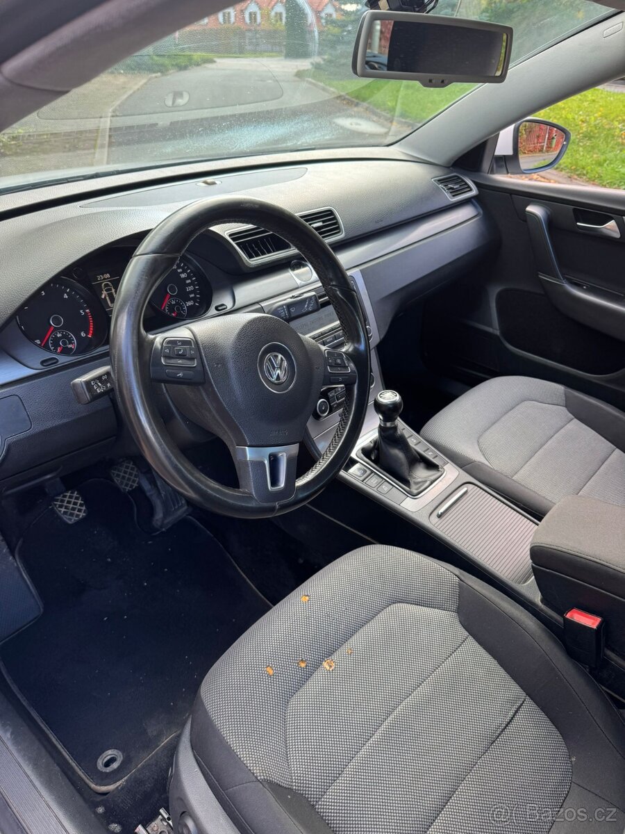 Volkswagen Passat 1.6 TDI, 77 kW, r. v. 2010 – velmi dobrý - 4