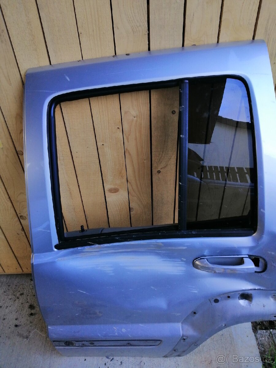 Náhradní díly jeep Cherokee KJ - 4