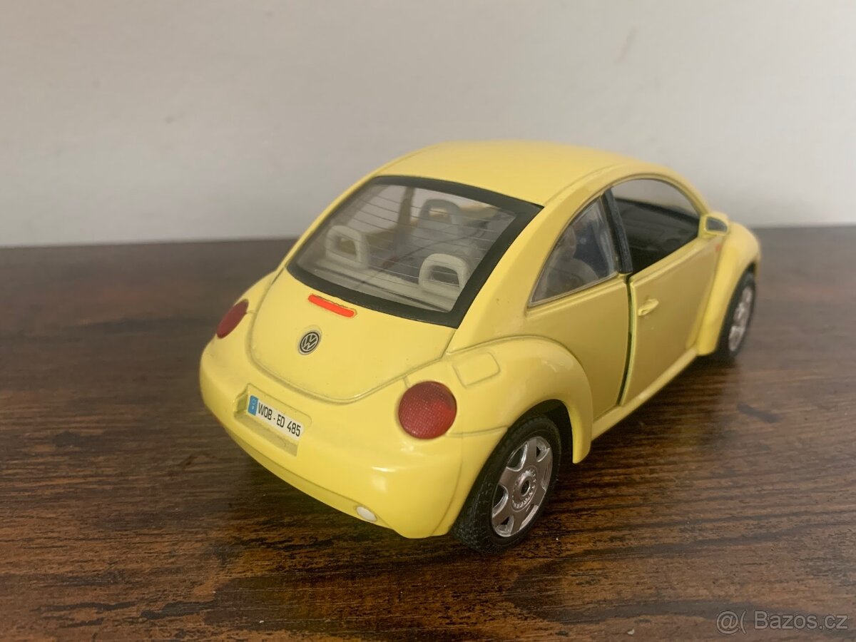 VW New Beatle 1:24 Bburago - 4