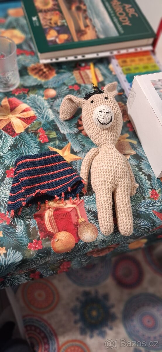 Háčkovaný oslík s háčkovanou dečkou - 4