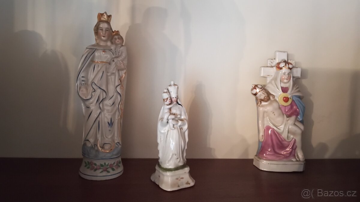 Porcelánové figury,rakev ,a jiné . - 4