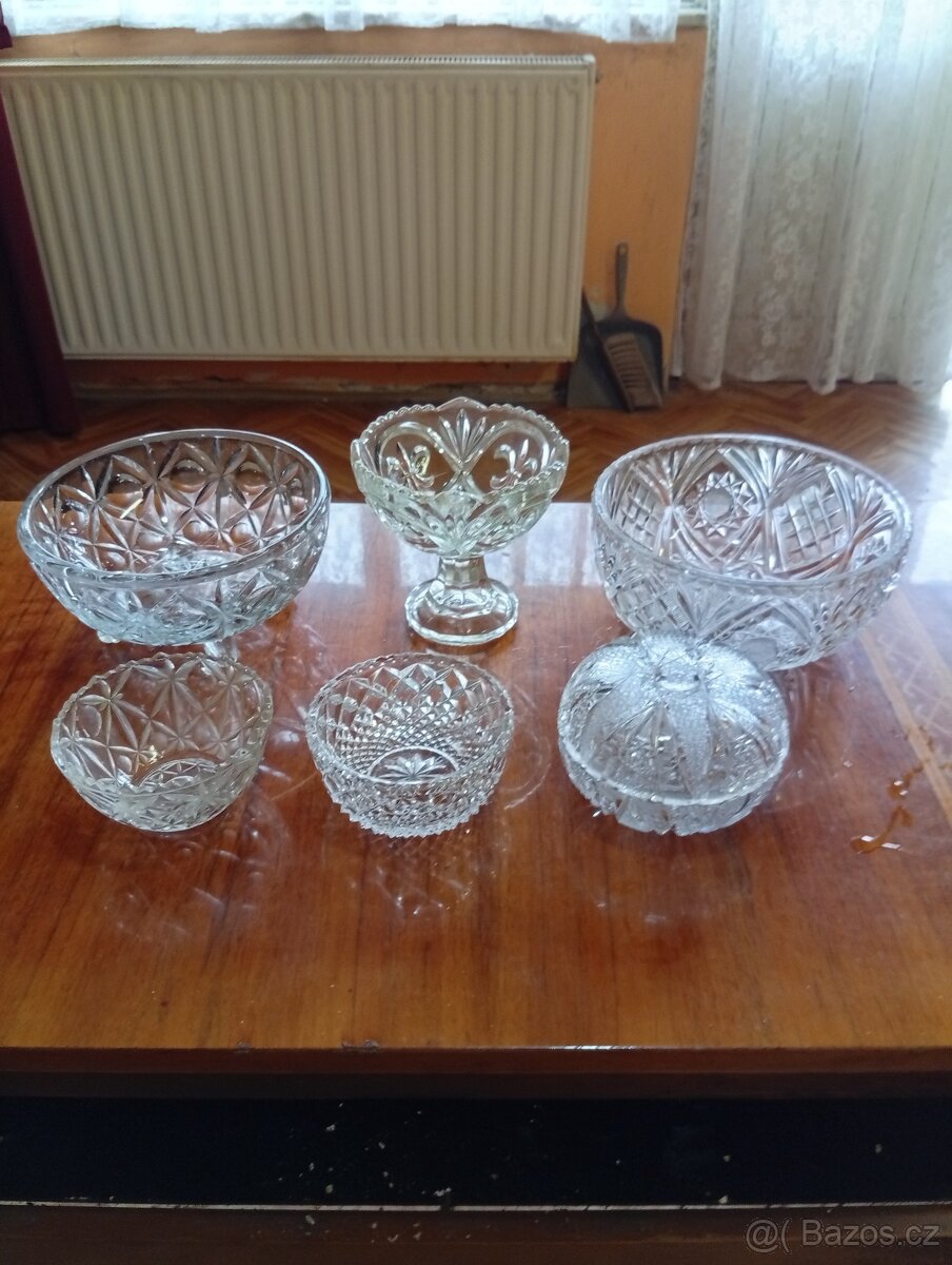 Prodám skleněné broušené vázy mísy a skleničky - 4