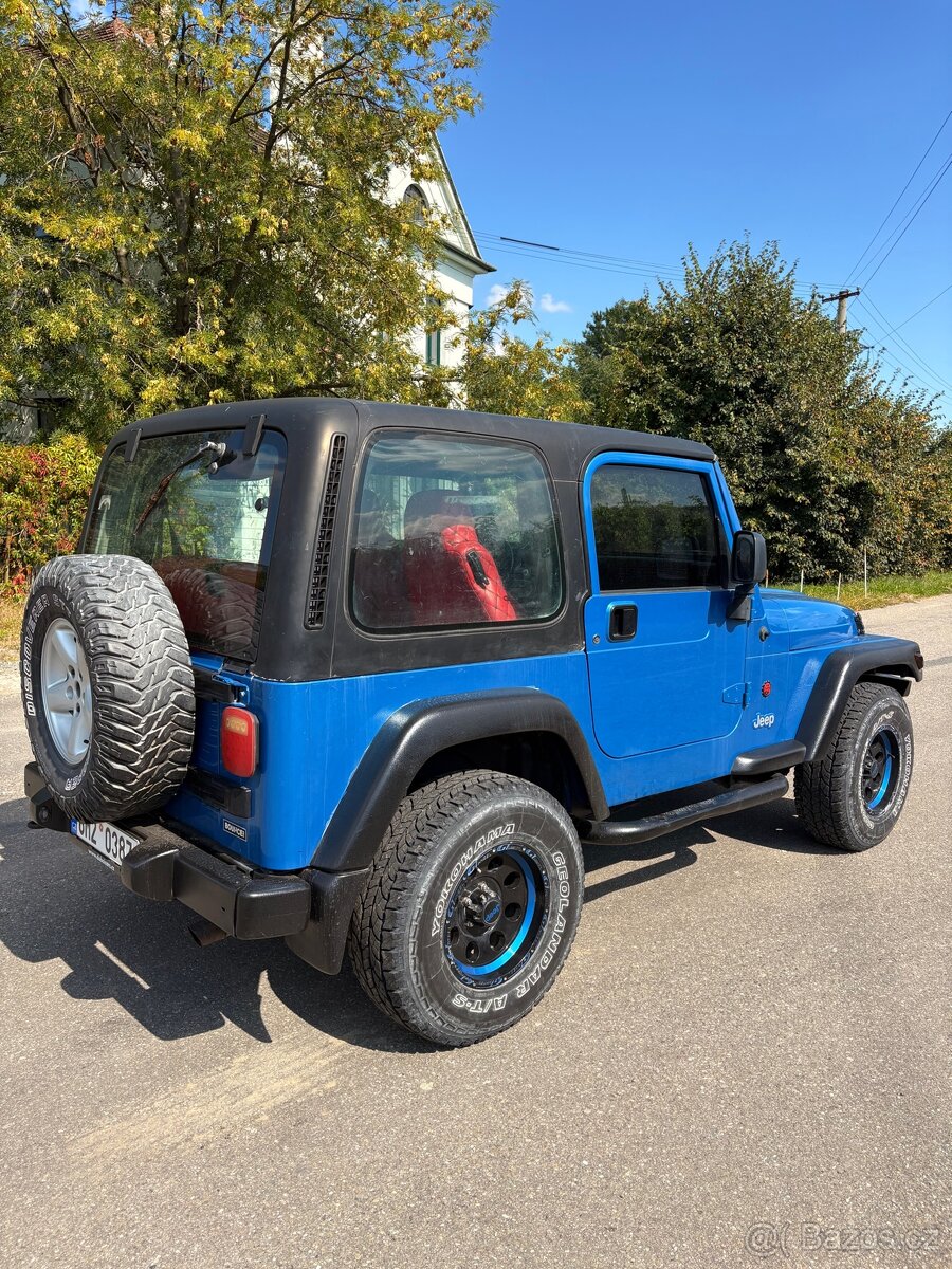 Jeep Wrangler 4.0 L6 automat - 4