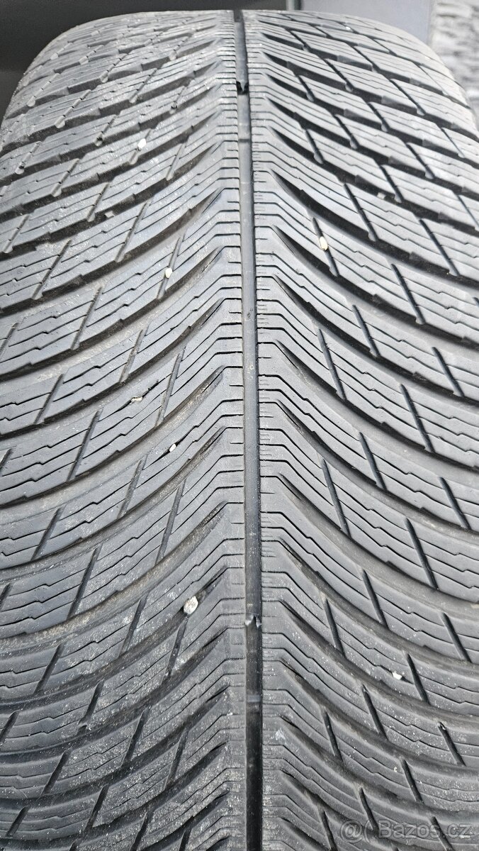 255/45R20 - 4