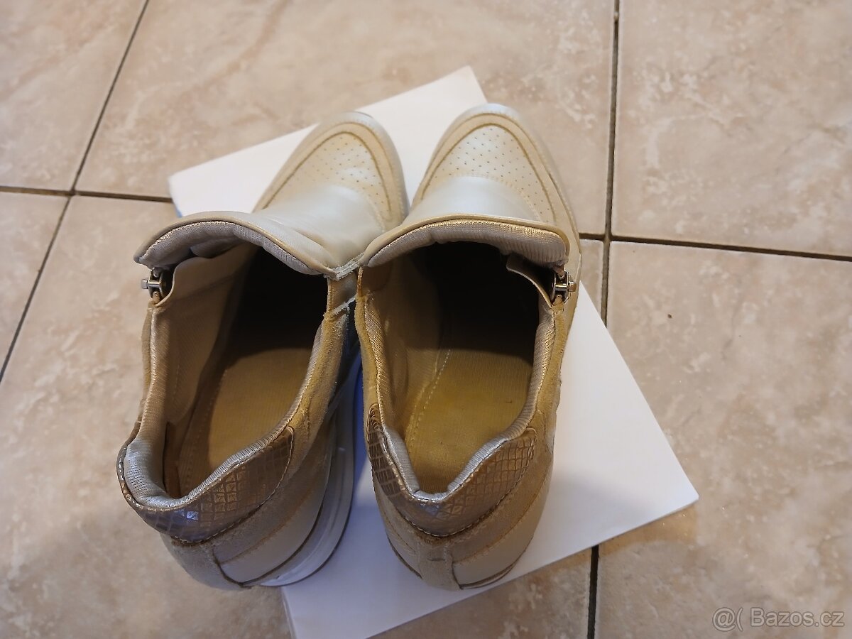 Dámské kotníkové boty GEOX vel. 40 - 4