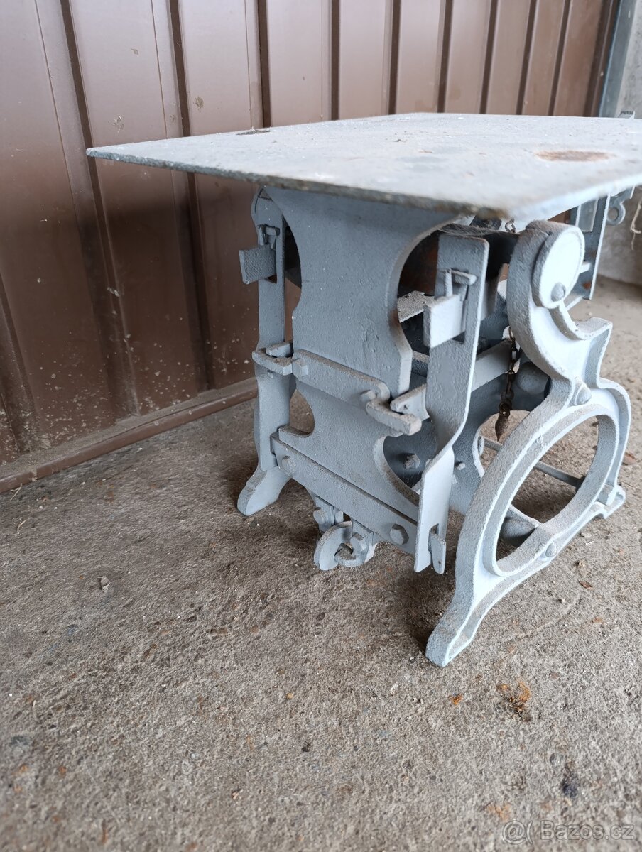 Starožitná váha železná malá decimálka - 4