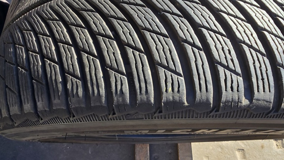 Zimní pneu 265/40/20 Michelin - 4