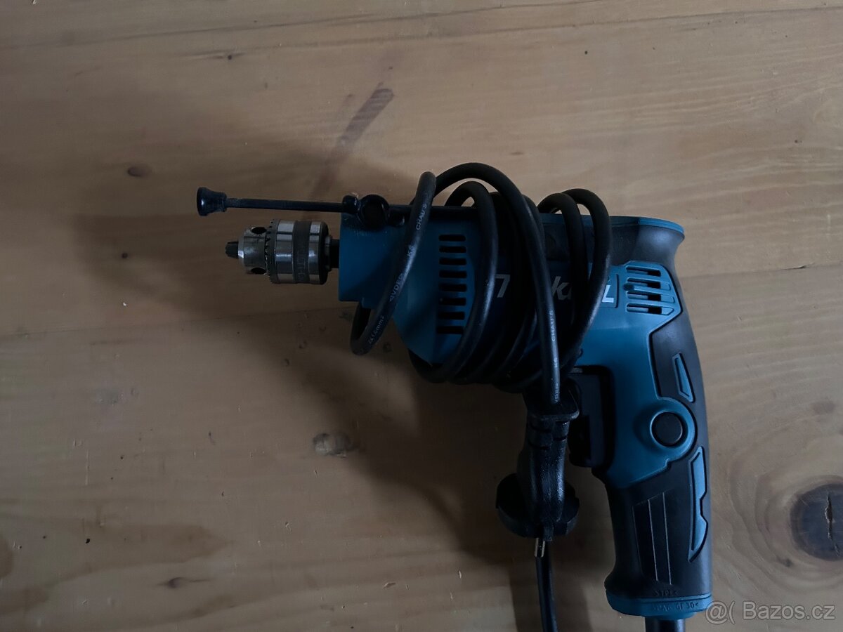 Prodám malou ergonomickou vrtačku makita - 4