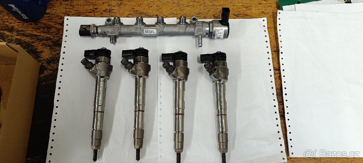 Prodám vstřiky a vstřikovaci lištu.2,0l. - 4