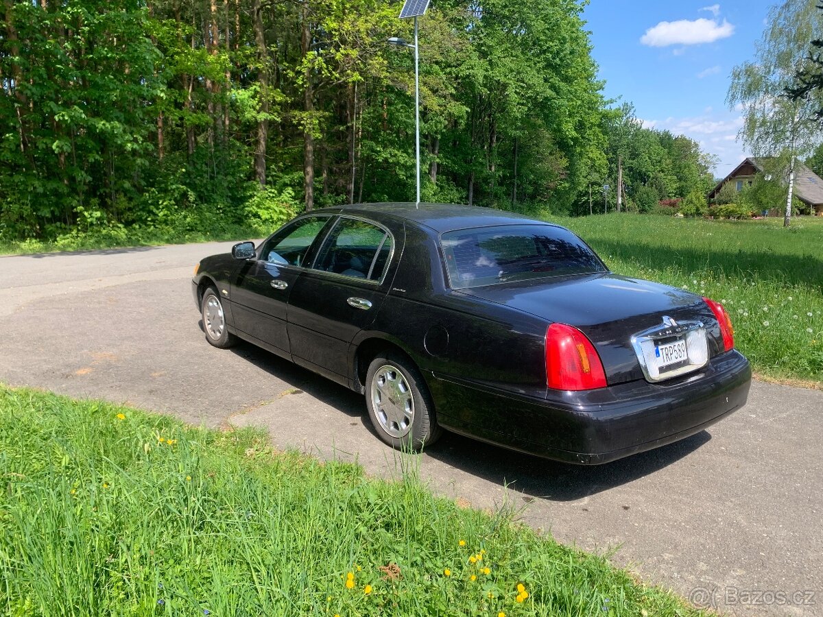 Lincoln TownCar SignatureSeries 4,6i V8 161kW