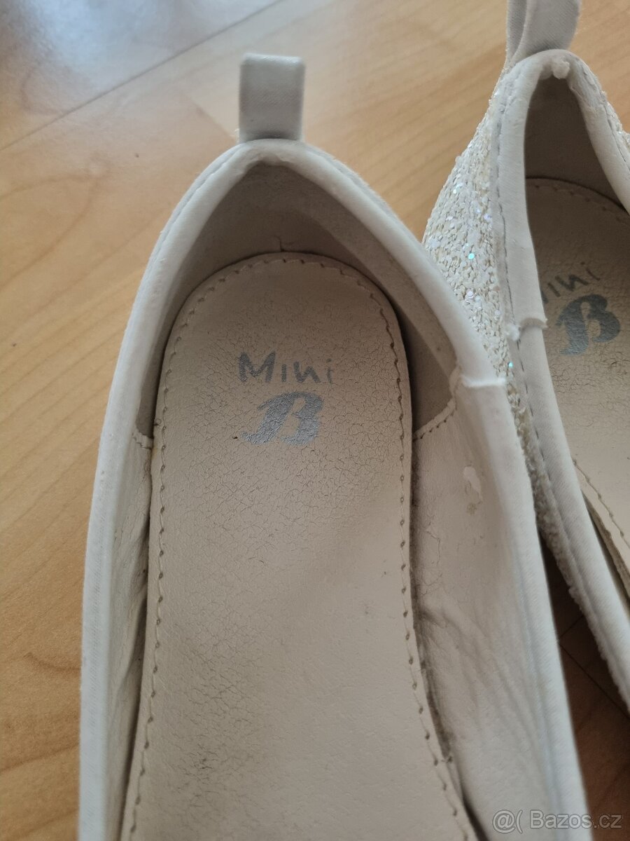 Dívčí balerínky Baťa - bílé s mašlí - vel. 32 - 4