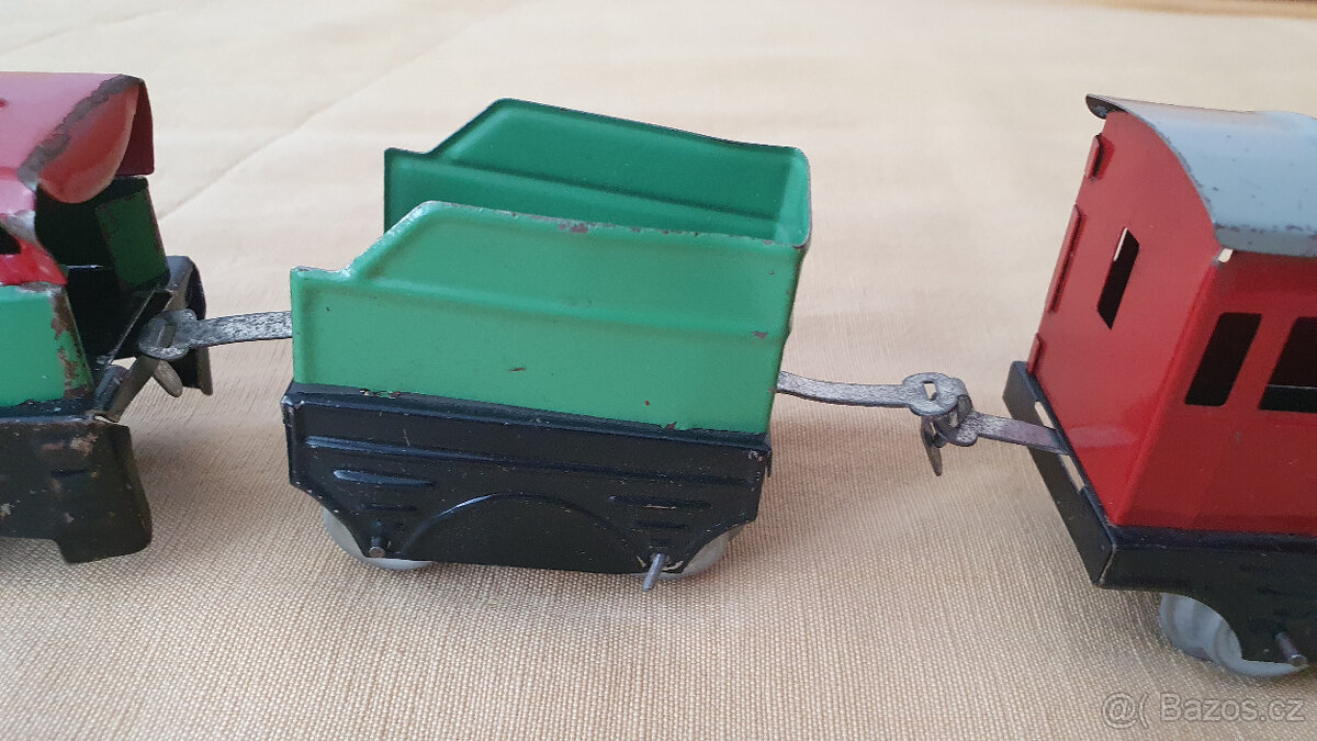 Plechový vlak IGRA s kolejemi 60 let starý - 4