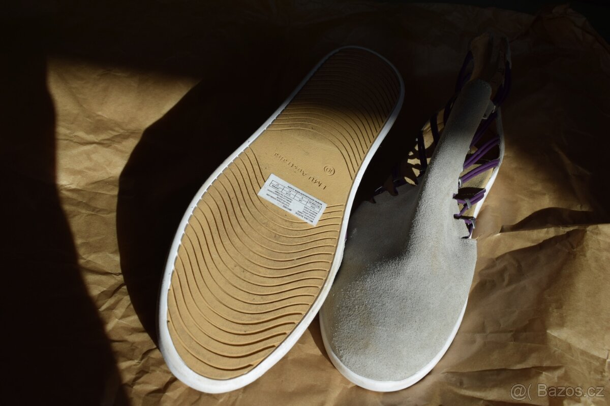 Boty kotníčkové otevřené po straně - 4