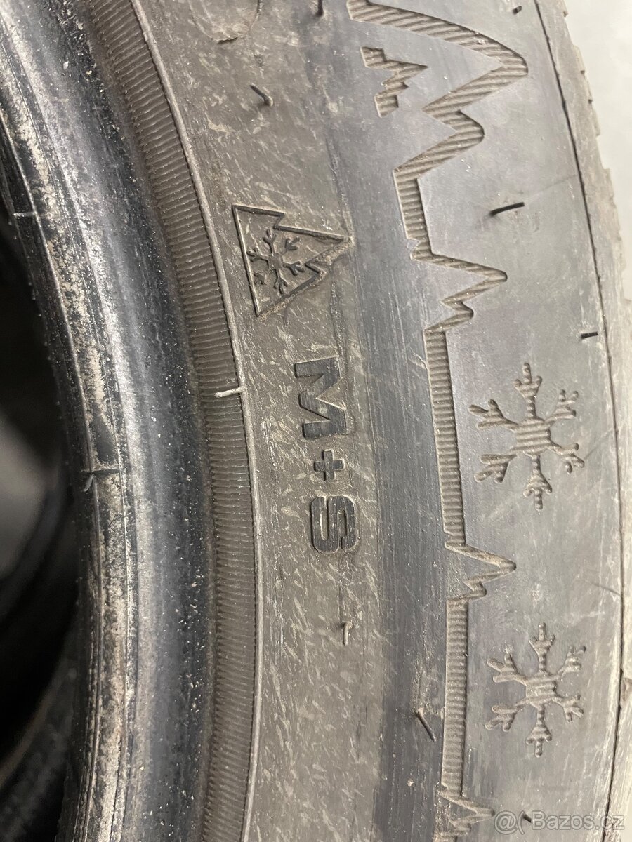 Prodám zimní pneu 205/55 R16 - 4