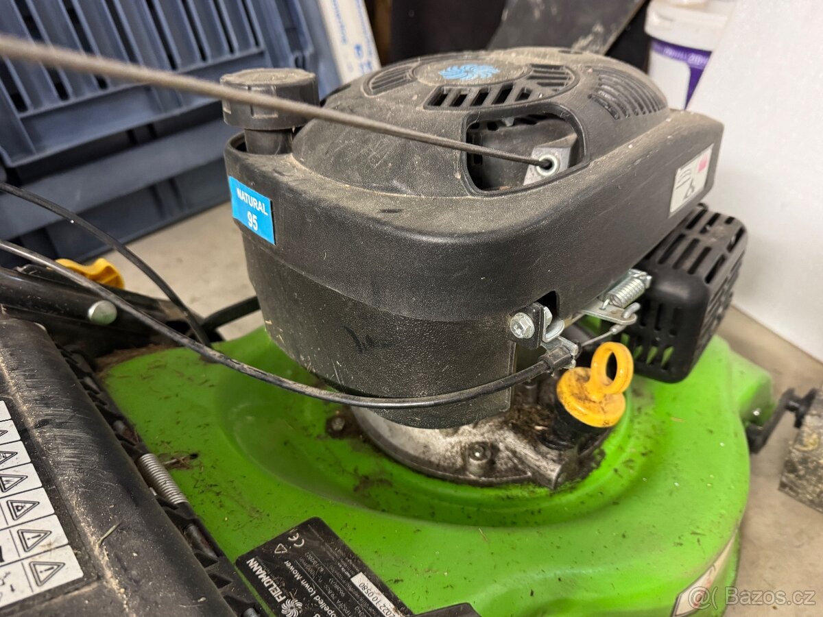 Benzinova sekačka s pojezdem - 4