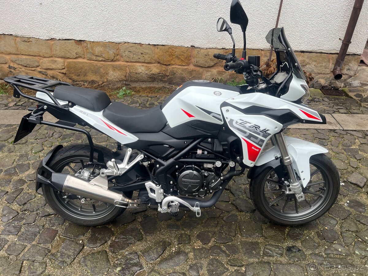 Benelli trk 251 ZÁRUKA - 4