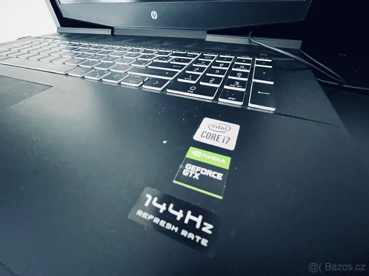 HP Pavilion Gaming laptop 17 - 4