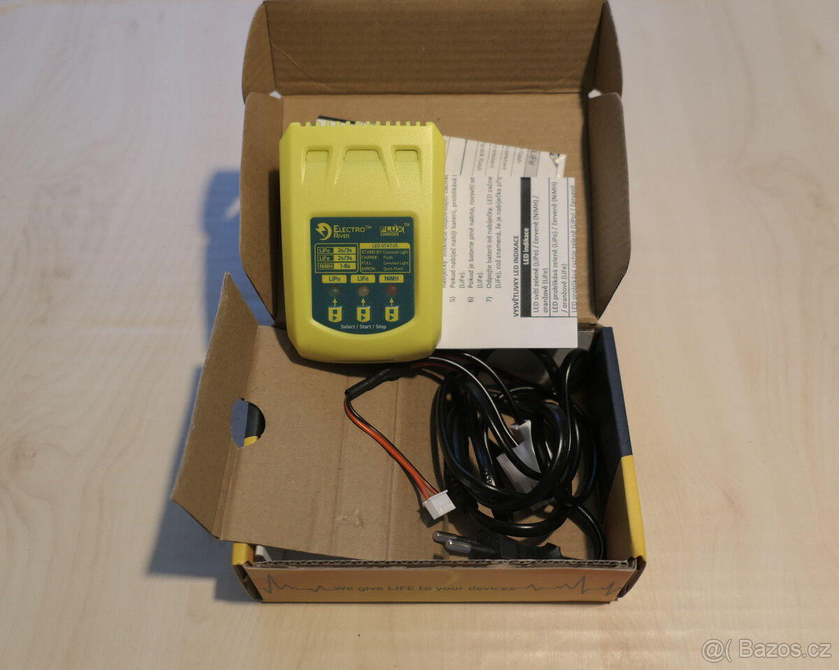 Univerzální nabíječ FLUX™ pro NiMH, Li-Po a Li-Fe - 4