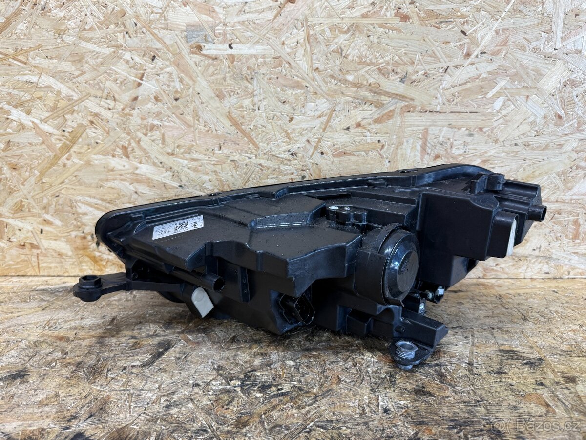 PRAVÝ PŘEDNÍ FULL LED SVĚTLOMET ŠKODA FABIA 4 - 4
