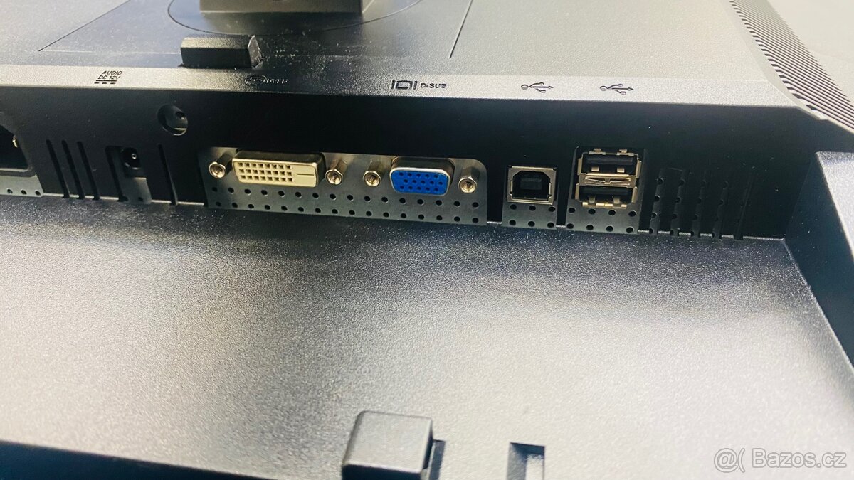 Monitor DELL Professional 56cm - 4