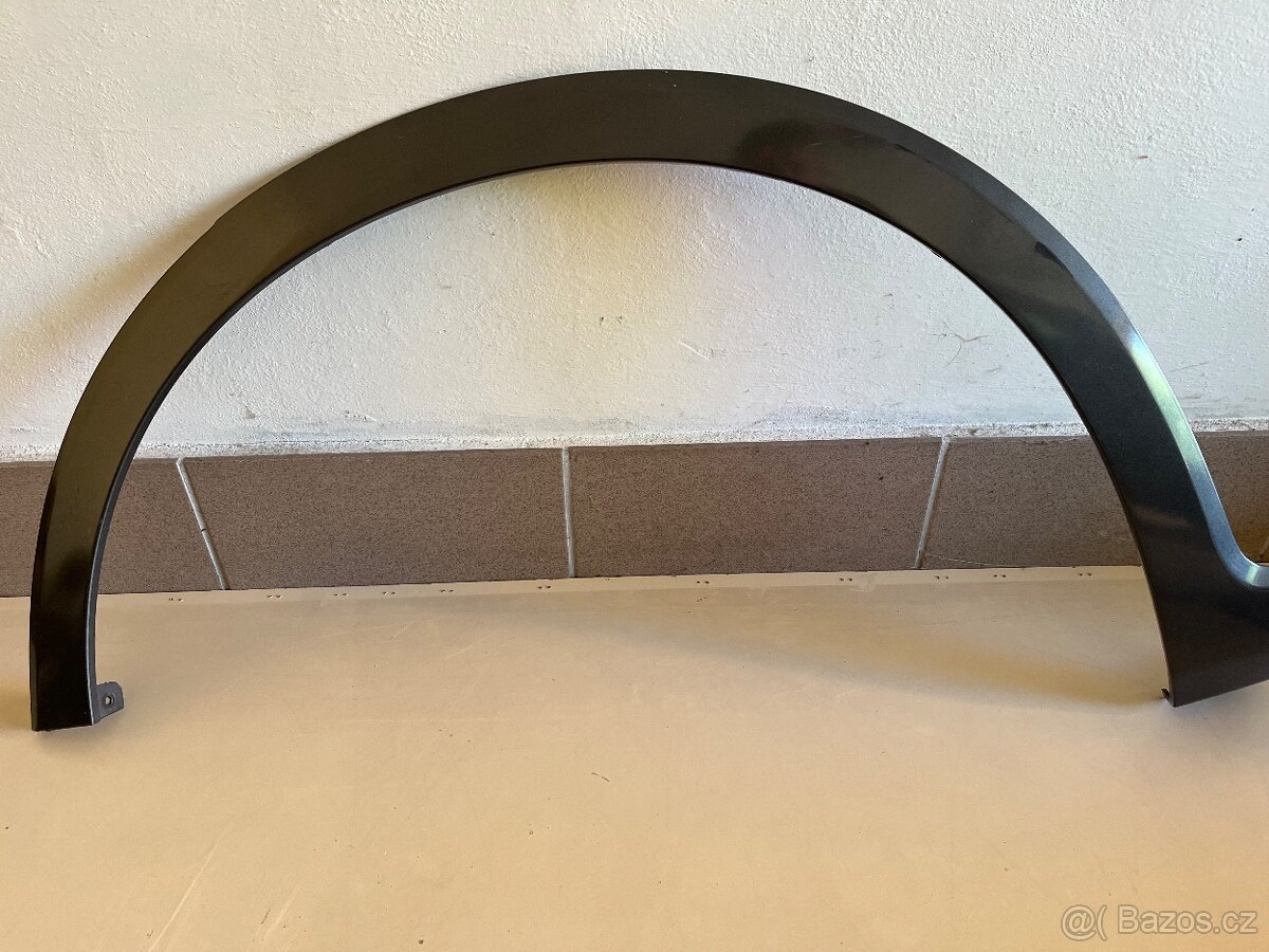 Plastový lem blatníku - 4