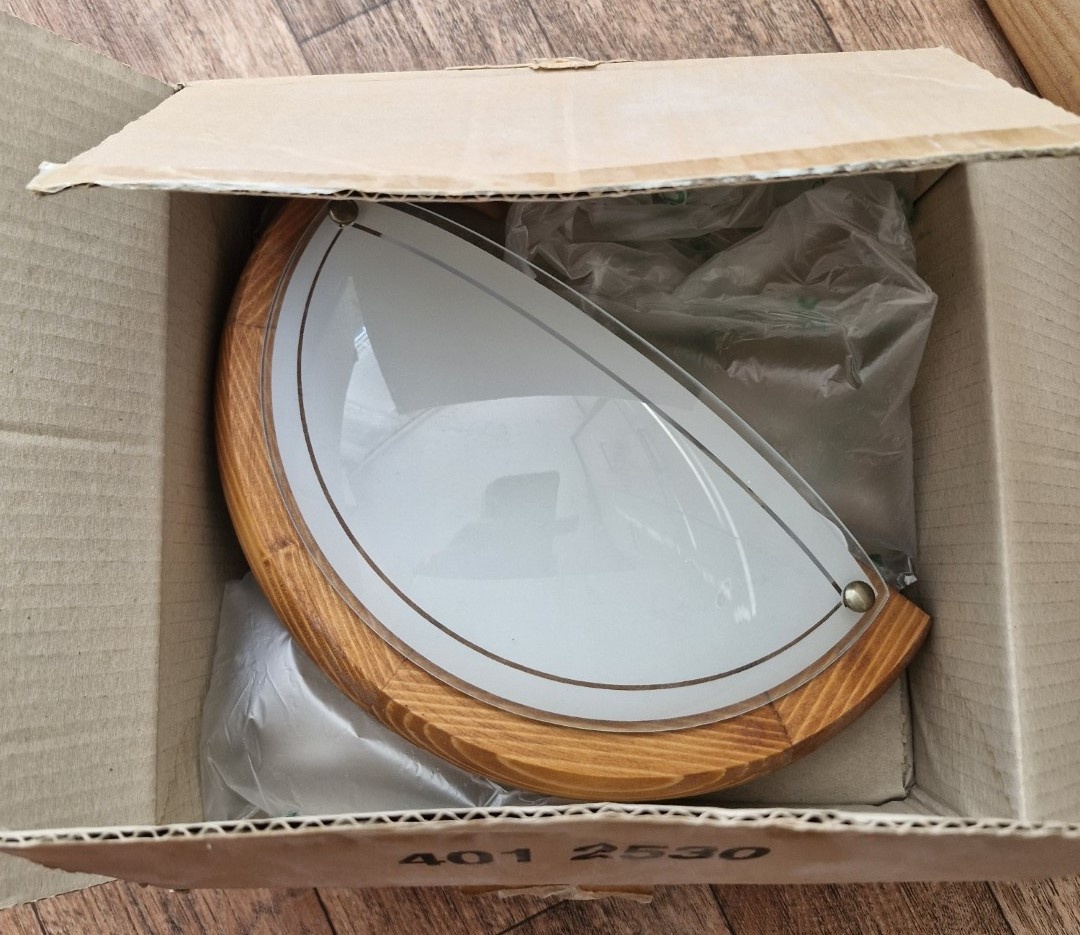 Svítidlo půlkulaté, max 60W. Nové. - 4