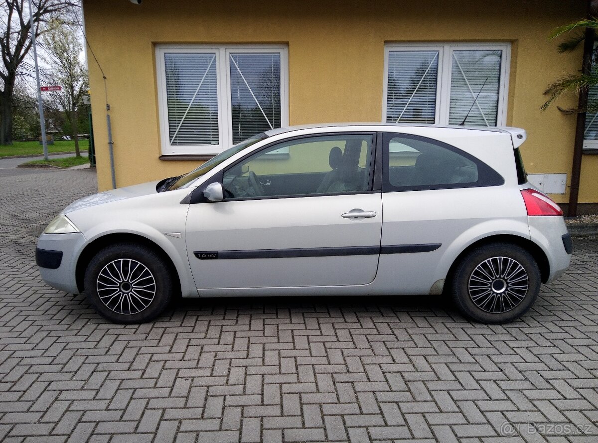 Renault Mégane, 1.6i 83kW - 4