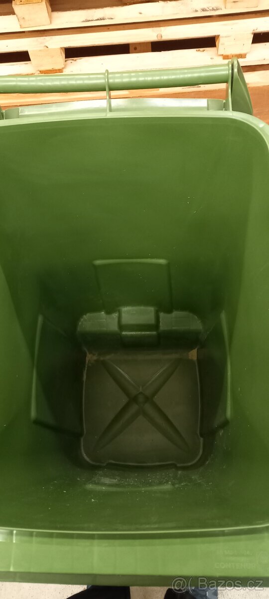 Plastová popelnice 240L - 4