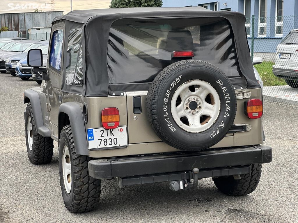 🚗 Jeep Wrangler 2.4i Sport 4x4 NAVIJÁK TAŽNÉ