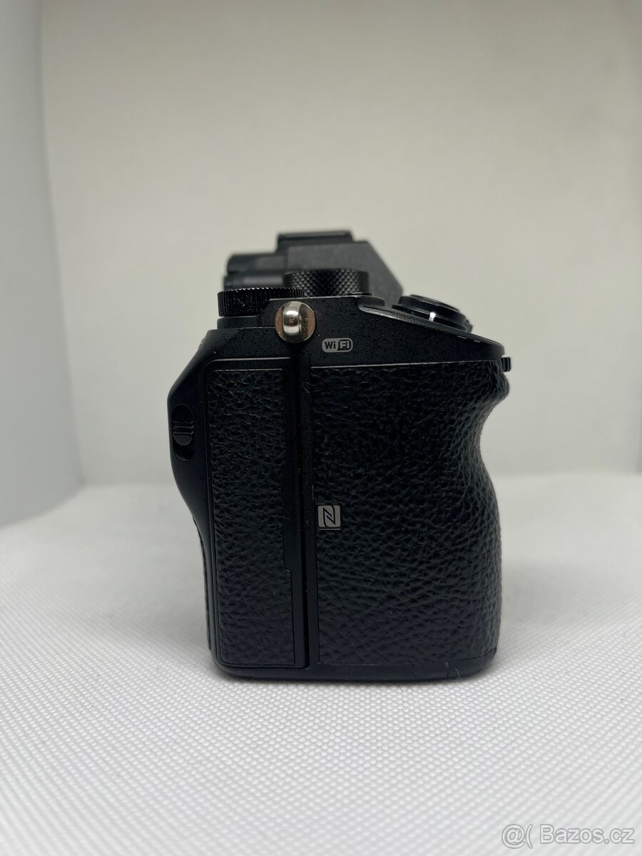 Tělo Sony A7R III - 4