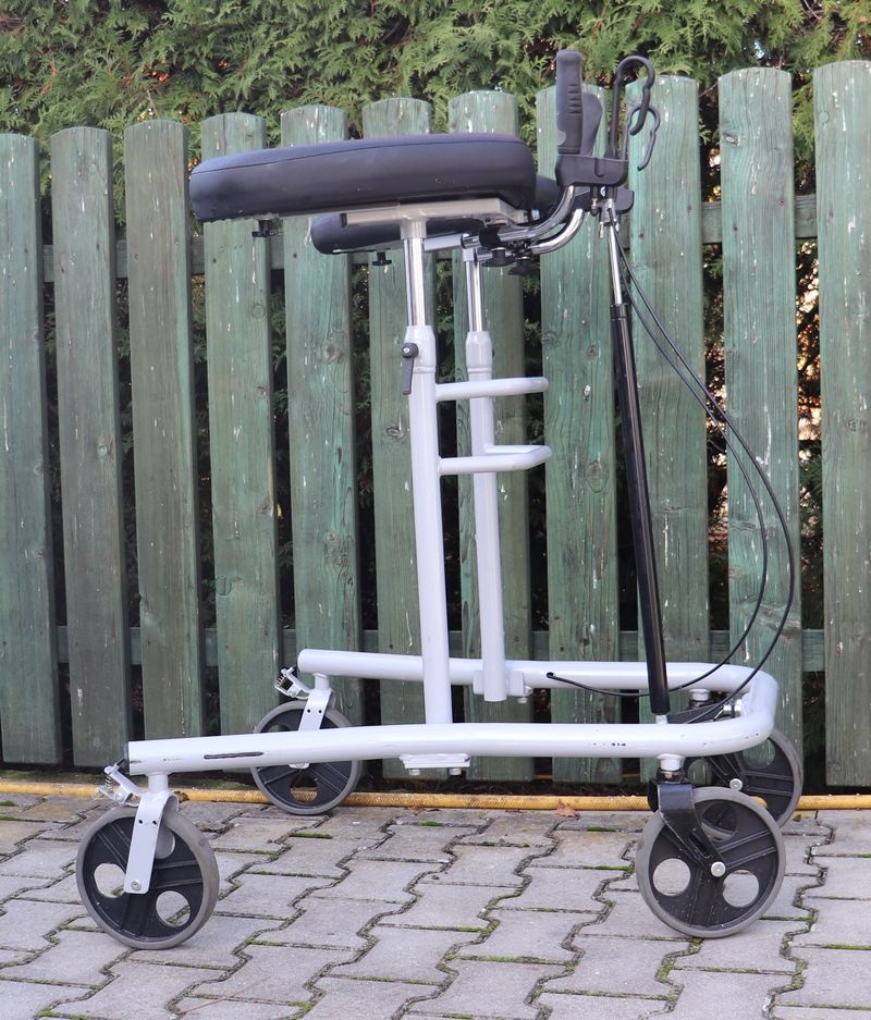 Chodítko s opěrnou deskou. - 4