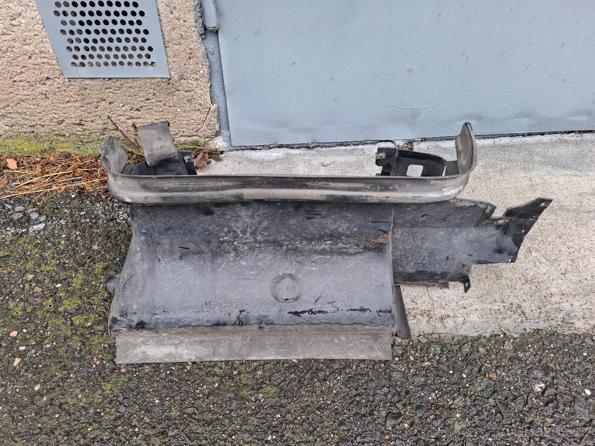 Vedení vzduchu BMW 316i 92 -98 - 4