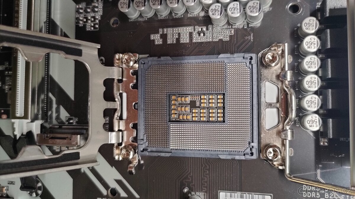 GIGABYTE B860M DS3H - 4