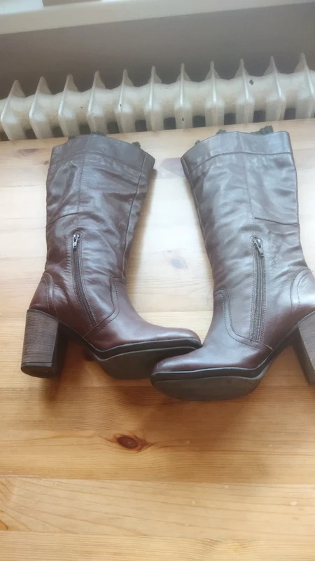 Prodám moc hezké hnědé kozačky nahoře s náplety - 4