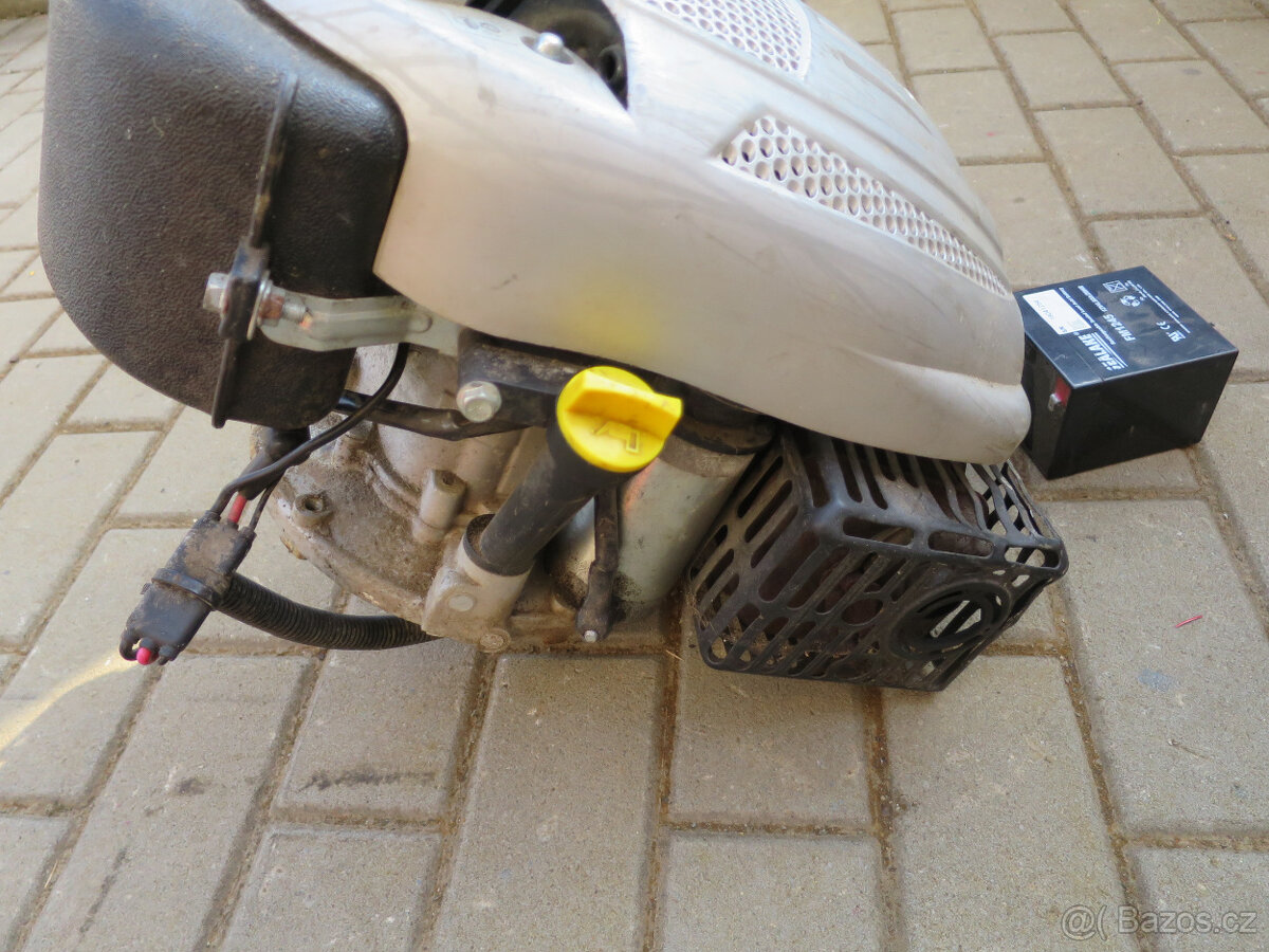 motor ze sekačky - 4