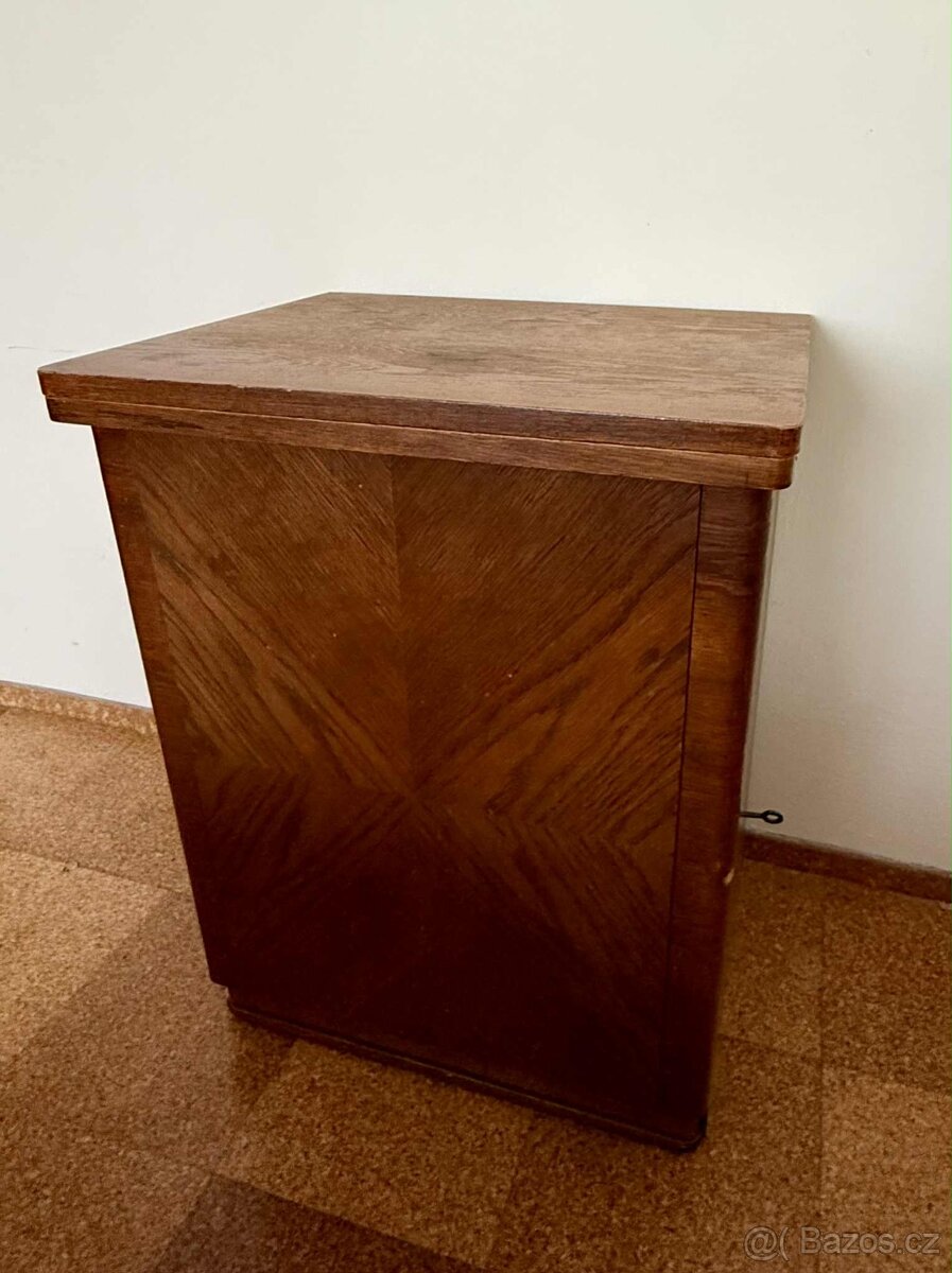 Šicí stroj po babičce zn. Minerva - 4