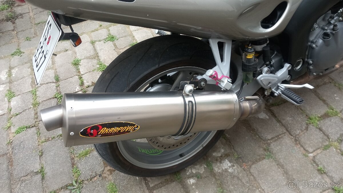 Prodám Triumph 955i RS - 4