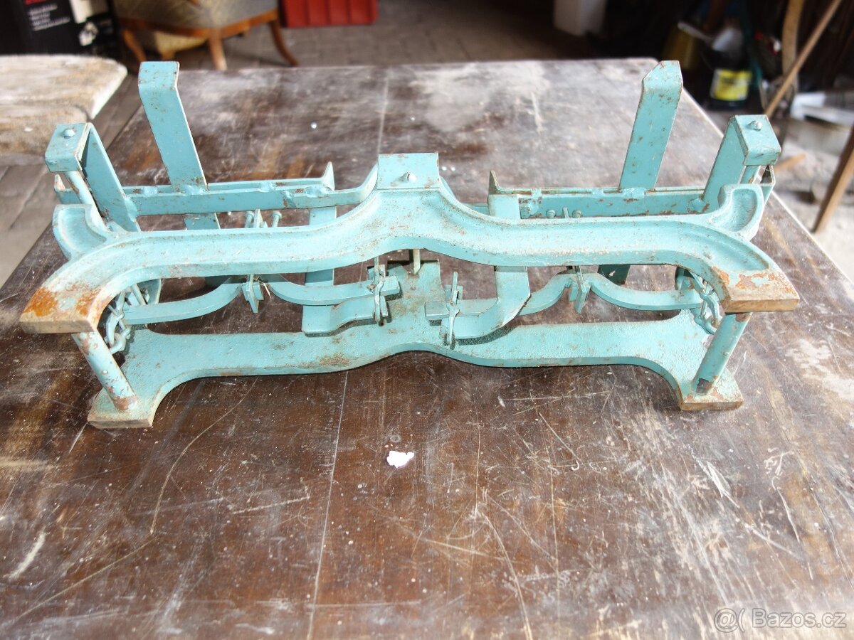 Staré kovové váhy, veliké - 4