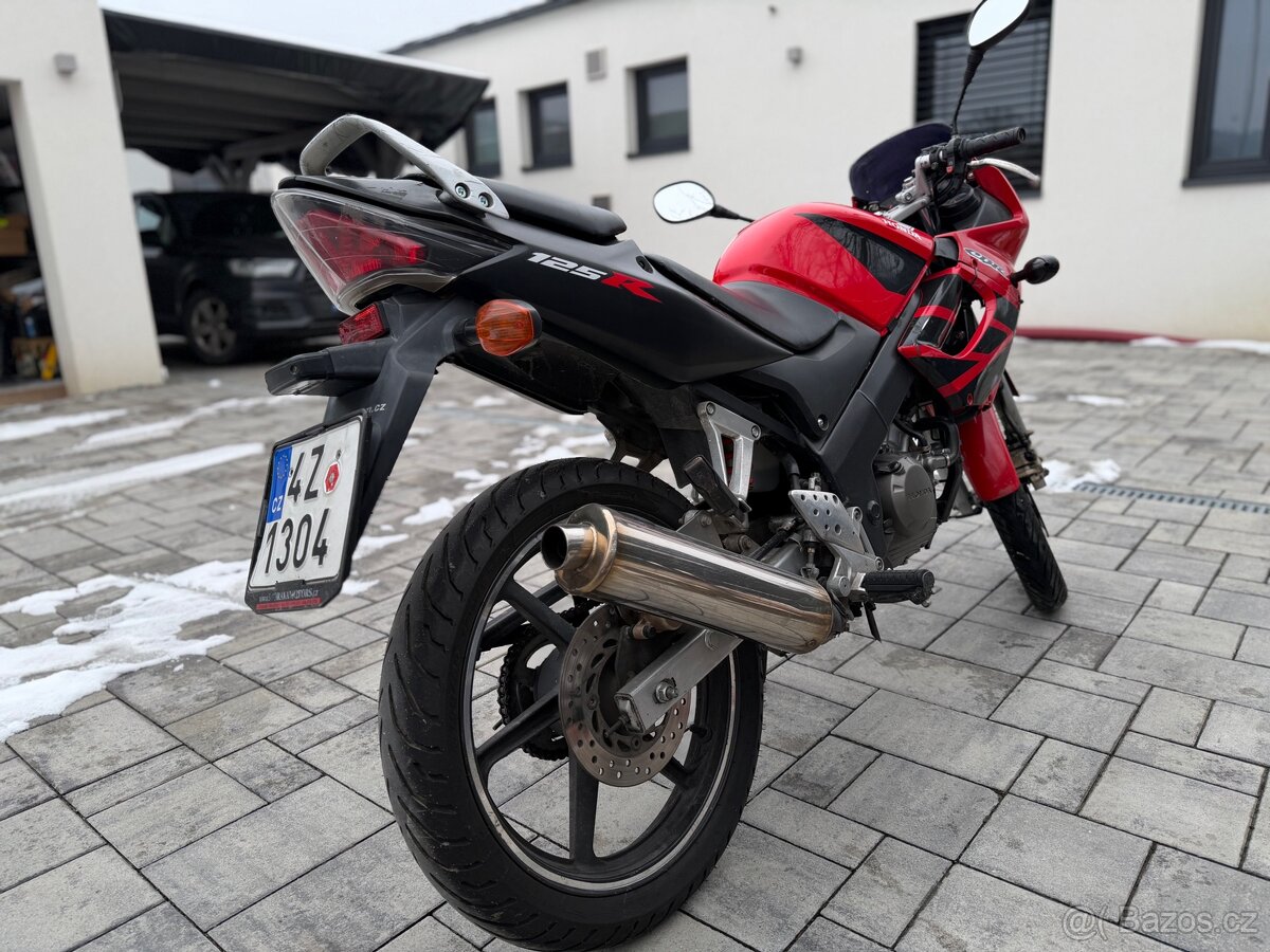 Honda CBR 125R - 4